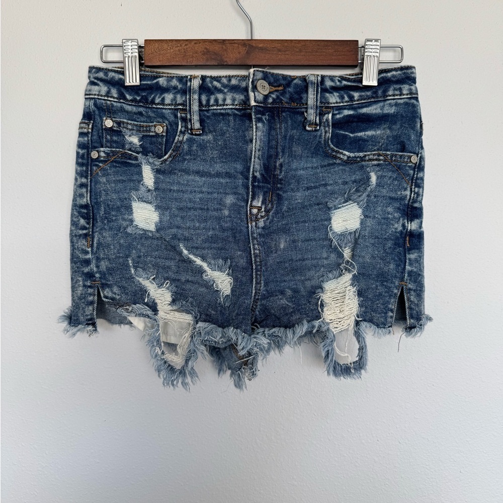 Altar'd State Women's Distressed Ripped Denim Blue Shorts Grunge Stretch Size 26